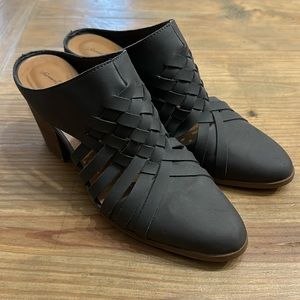Universal Thread Slip On Booties